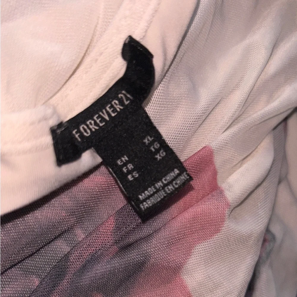 F21 Rose Ruched Top - Picture 4 of 4